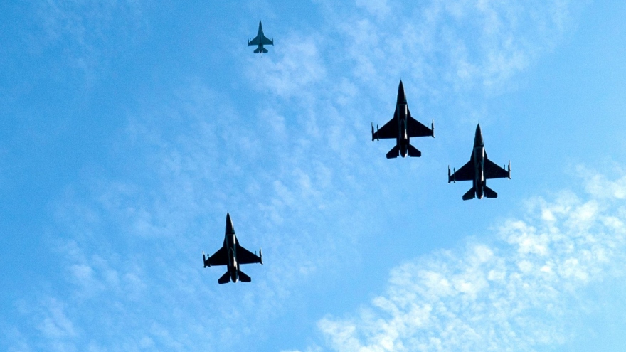 Nhà Trắng nói gì về việc cung cấp máy bay chiến đấu cho Ukraine?